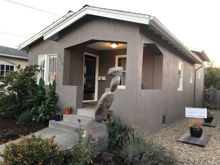 8CF86C6F-5AA9-4013-A80E-2E20A6C73B7D